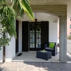 https://il-portico-9.hotelinveneto.com